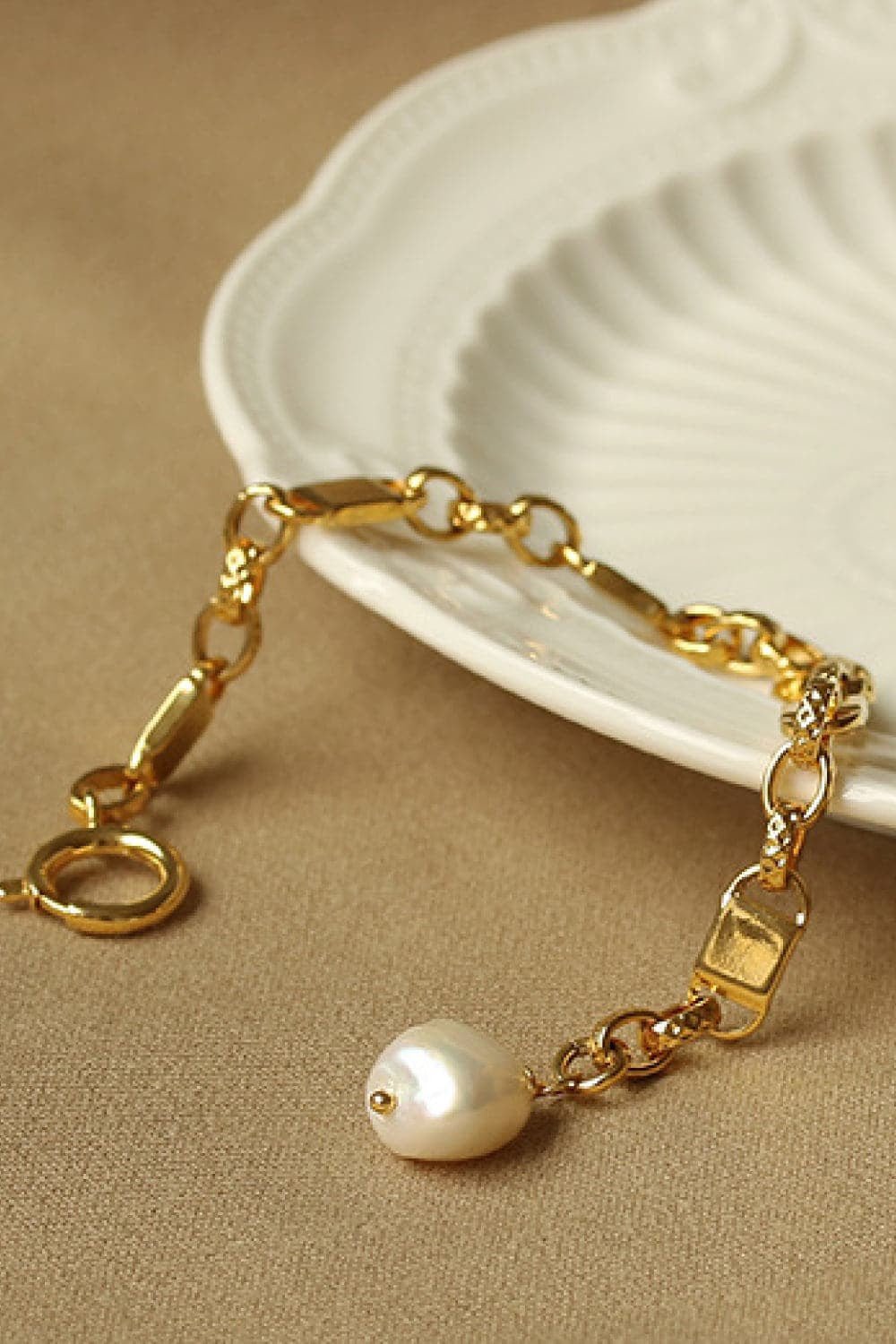 Elegant Link Chain Bracelet with Pearl for Women - Loved ones